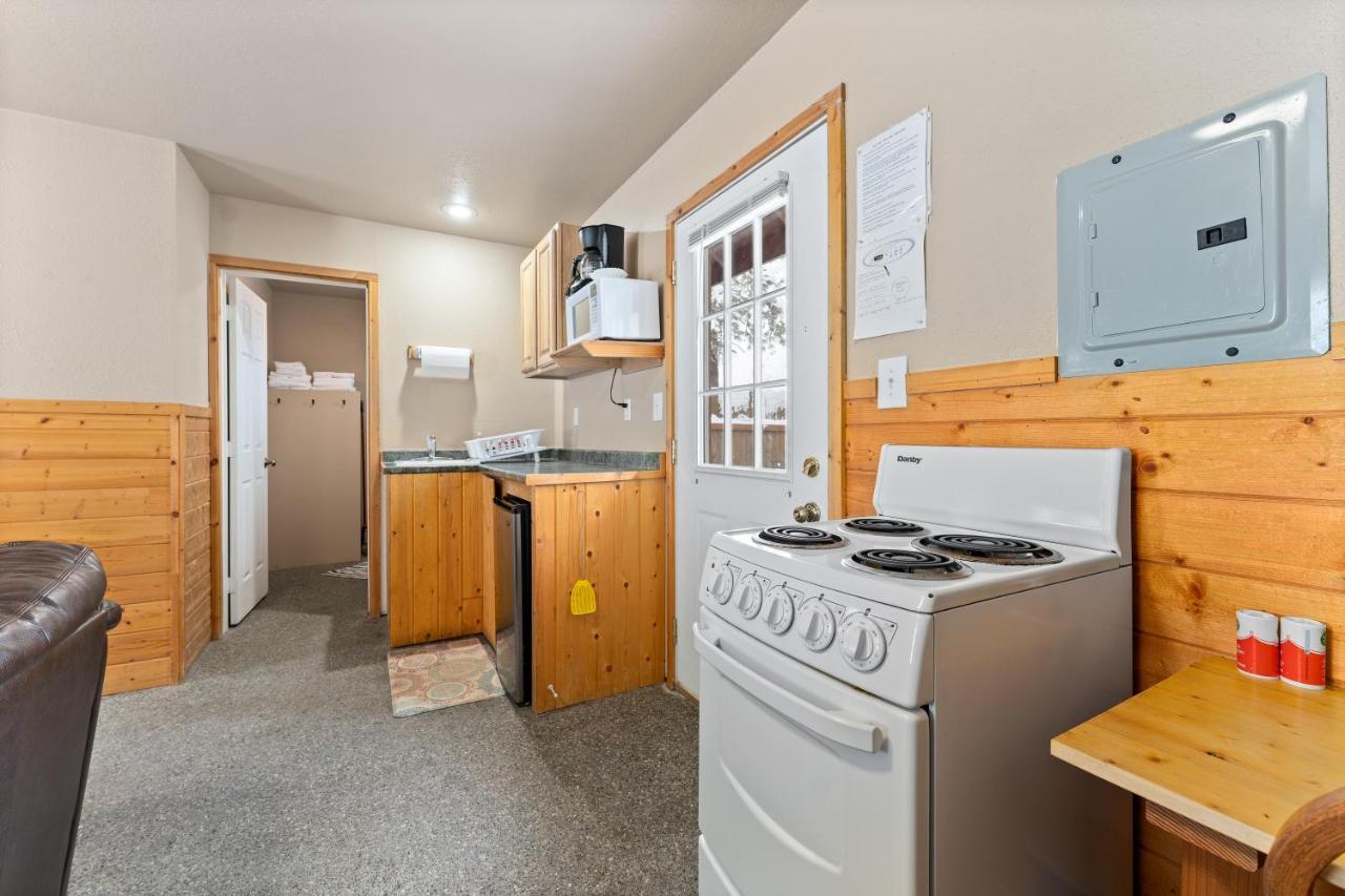 Echo Valley Resort + Cabins Manson Екстер'єр фото
