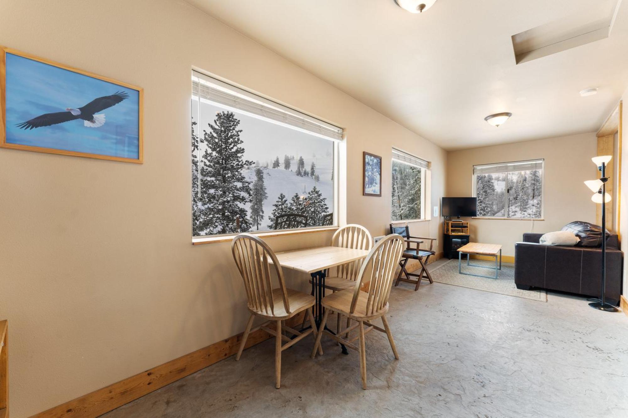 Echo Valley Resort + Cabins Manson Екстер'єр фото